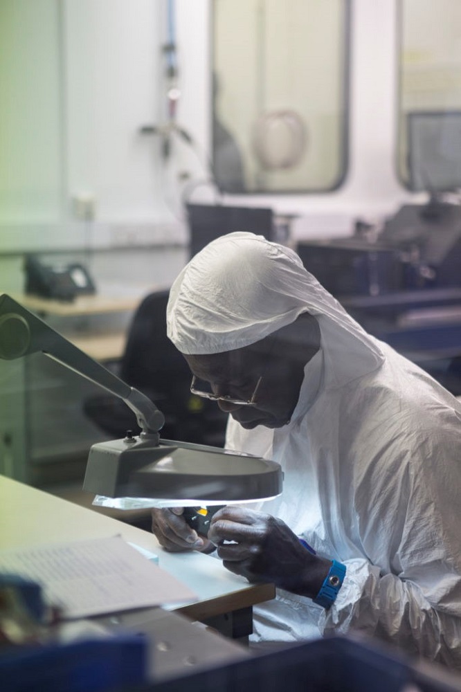 Neue Kamera- und UV-Licht-Technologie im Einsatz bei der Bühler AG, um Aflatoxinen auf die Spur zu kommen