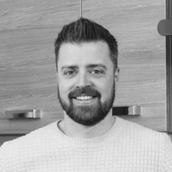 A photo of Chris Sainty.