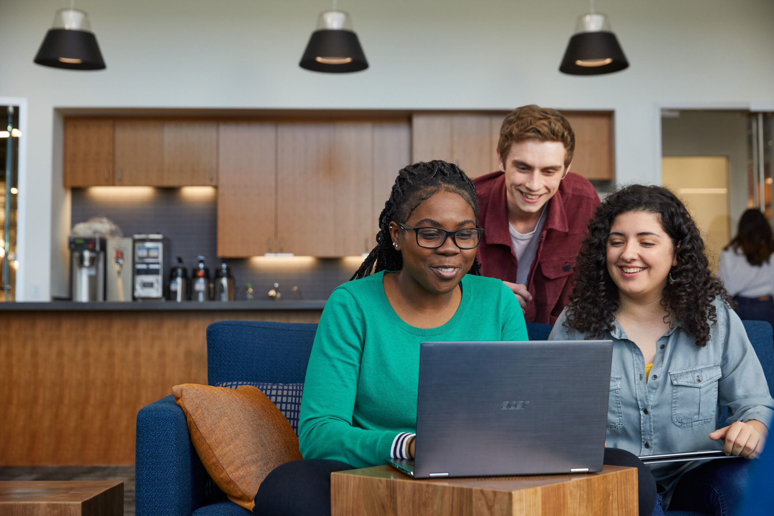 Students-Collaborating-by-Laptop