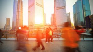 Gears mechanism floats on the human hand