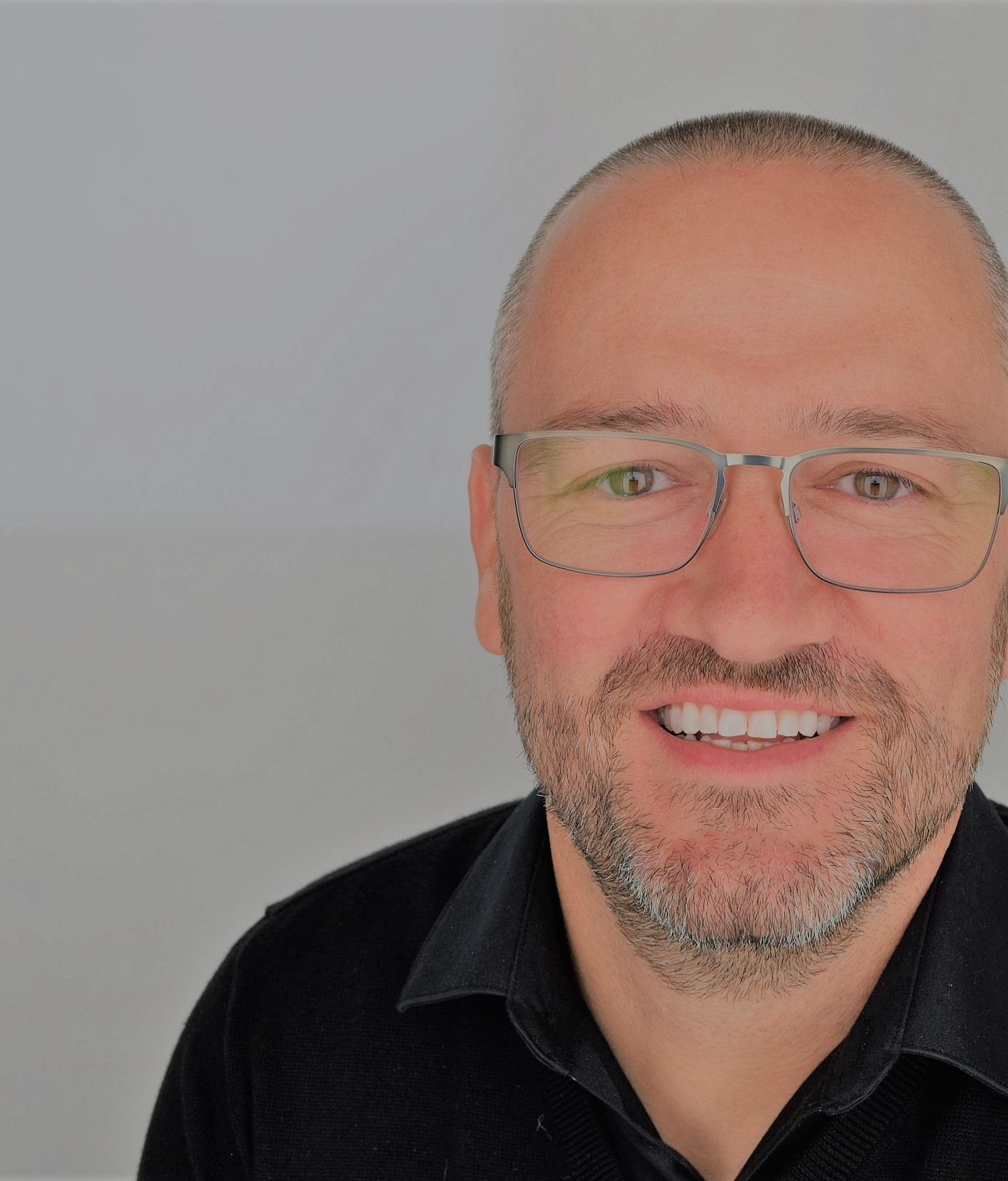 a man wearing glasses