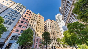 オフィスビル風景社員