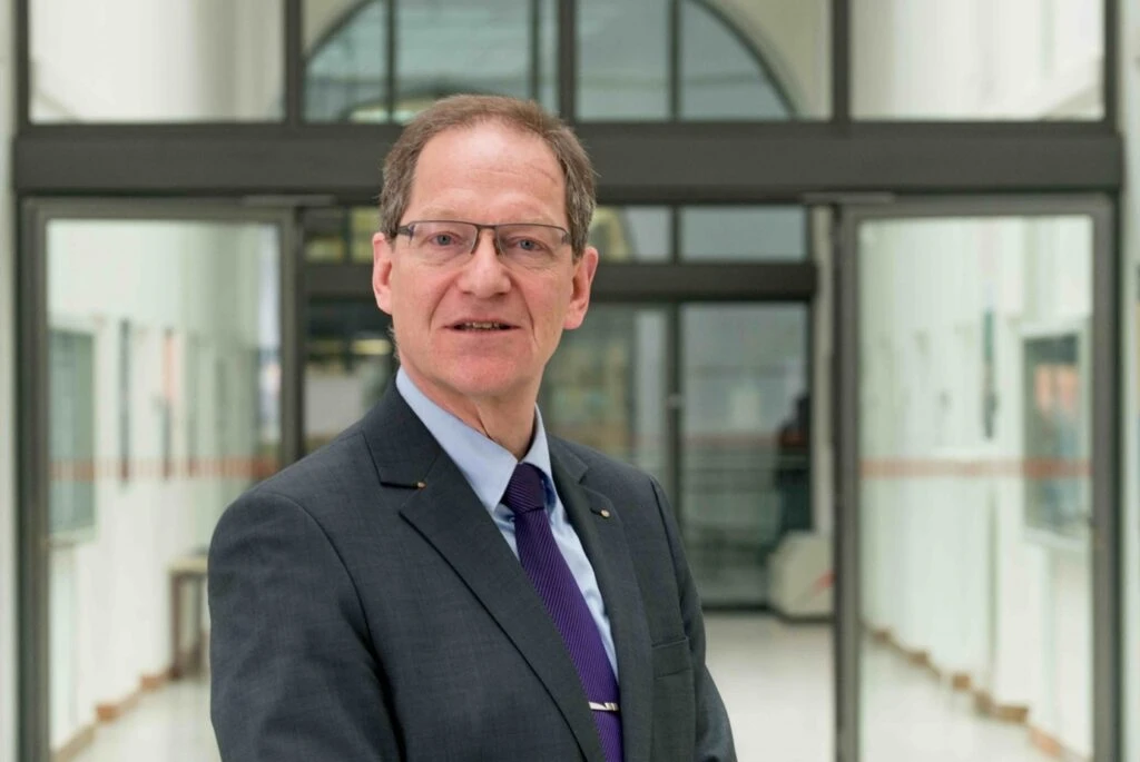 Prof. Dr. rer. pol. habil. Eric Schoop, Professur für Wirtschaftsinformatik, insb. Informationsmanagement