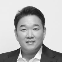 Professional headshot of Willy Cho, CEO, Microsoft Korea