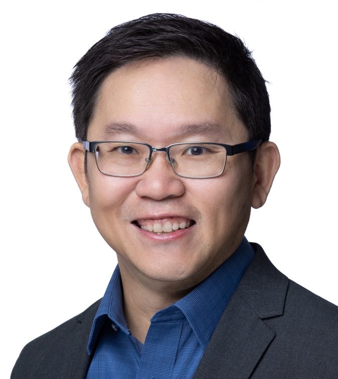 Wee Hyong Headshot