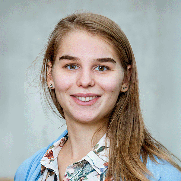 Portrait of Agathe Balayn