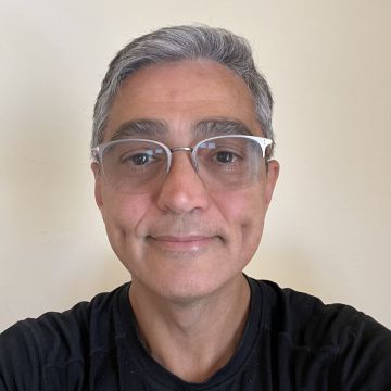 Portrait of Roy Nejabi