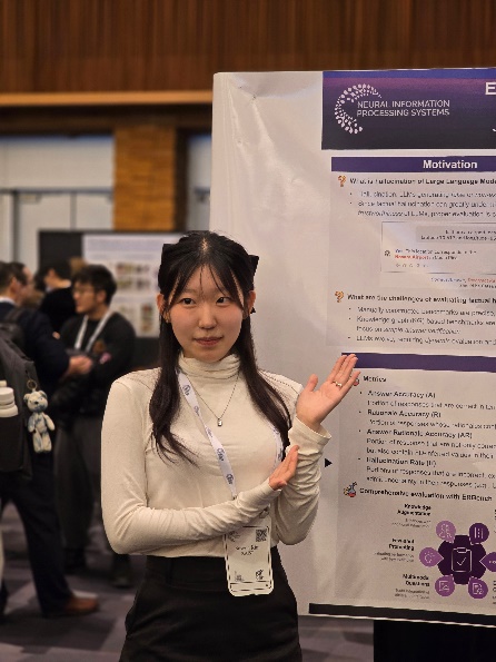 Soyeon presented at the conference