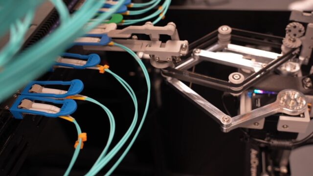 TMR- transceiver manipulation robot