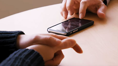 Značajka razgovora s podijeljenog zaslona aplikacije Prevoditelj u akciji