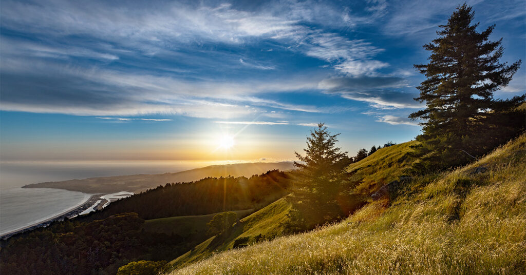 海岸の見える丘からの景色