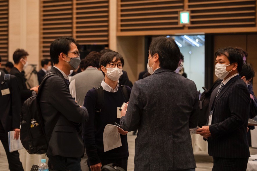 参加者同士のコミュニケーションの様子_2