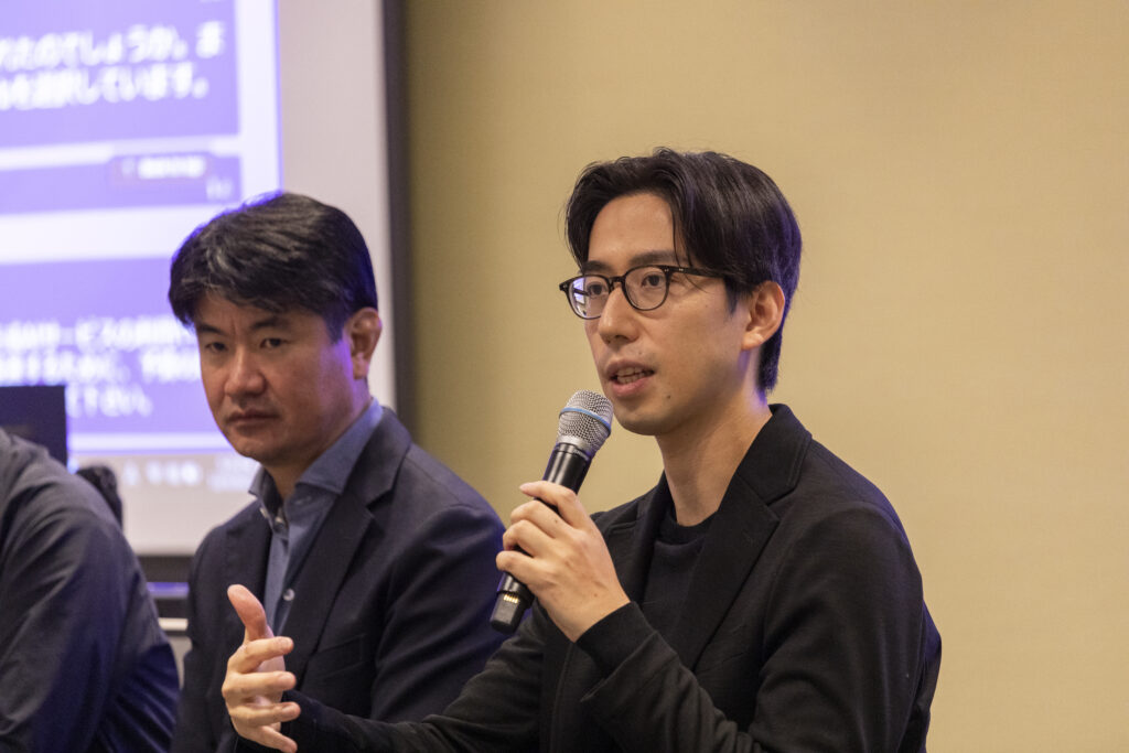 ROL会場内対談の様子 3