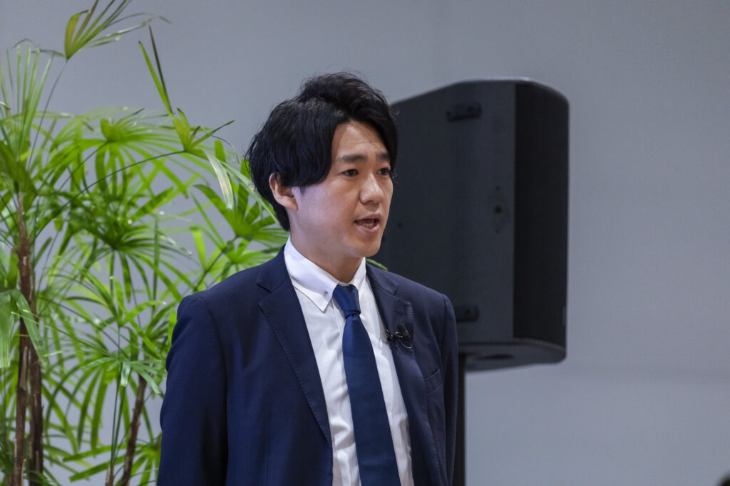 金融シアターセッションで登壇したアクセンチュア七宮氏