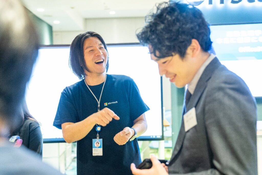 「Microsoft 金融機関向け Copilot for Microsoft 365 セミナー」終了後の懇親会の様子 4