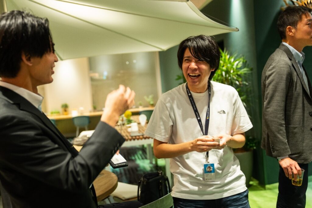 「Microsoft 金融機関向け Copilot for Microsoft 365 セミナー」終了後の懇親会の様子 3