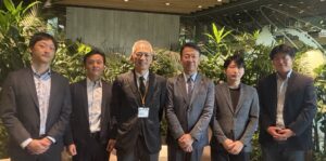 ​​少子高齢化による労働人口の減少が進む中、企業や自治体が持続的に働ける環境を整備するためには、従業員一人ひとりの健康管理がますます重要になっています。​ ​​第5回となるPHR座談会では、「職場の健康管理を促進するPHRサービス」をテーマに、医療従事者・PHRサービス事業者・企業の三者がそれぞれの立場から、PHR（Personal Health Record）の活用と課題、健康経営におけるPHR活用の可能性と課題を議論しました。​